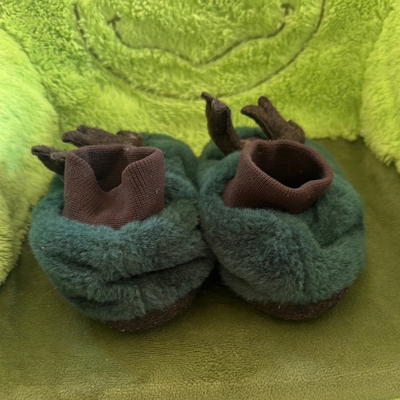 L.L. Bean Cozy Green Moose Kids Slippers Toddler size 7-8 - Picture 3 of 5
